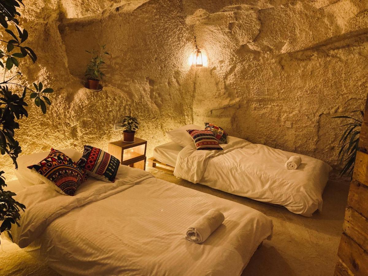 7 Caves Hotel Al Jāyah Zewnętrze zdjęcie