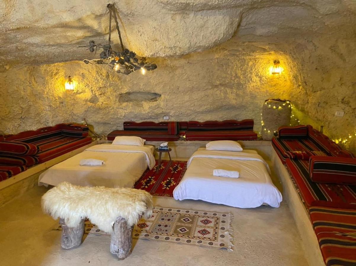 7 Caves Hotel Al Jāyah Zewnętrze zdjęcie