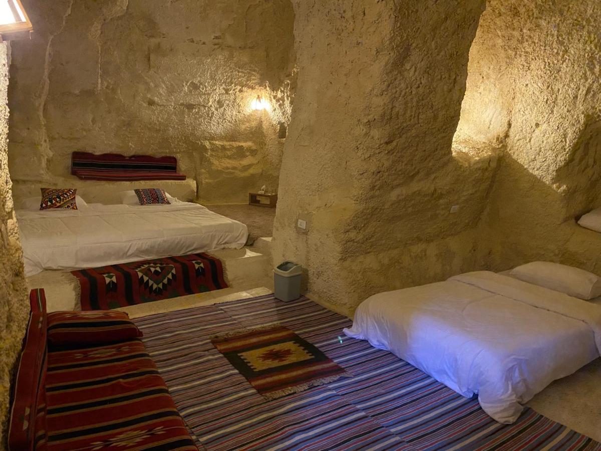 7 Caves Hotel Al Jāyah Zewnętrze zdjęcie