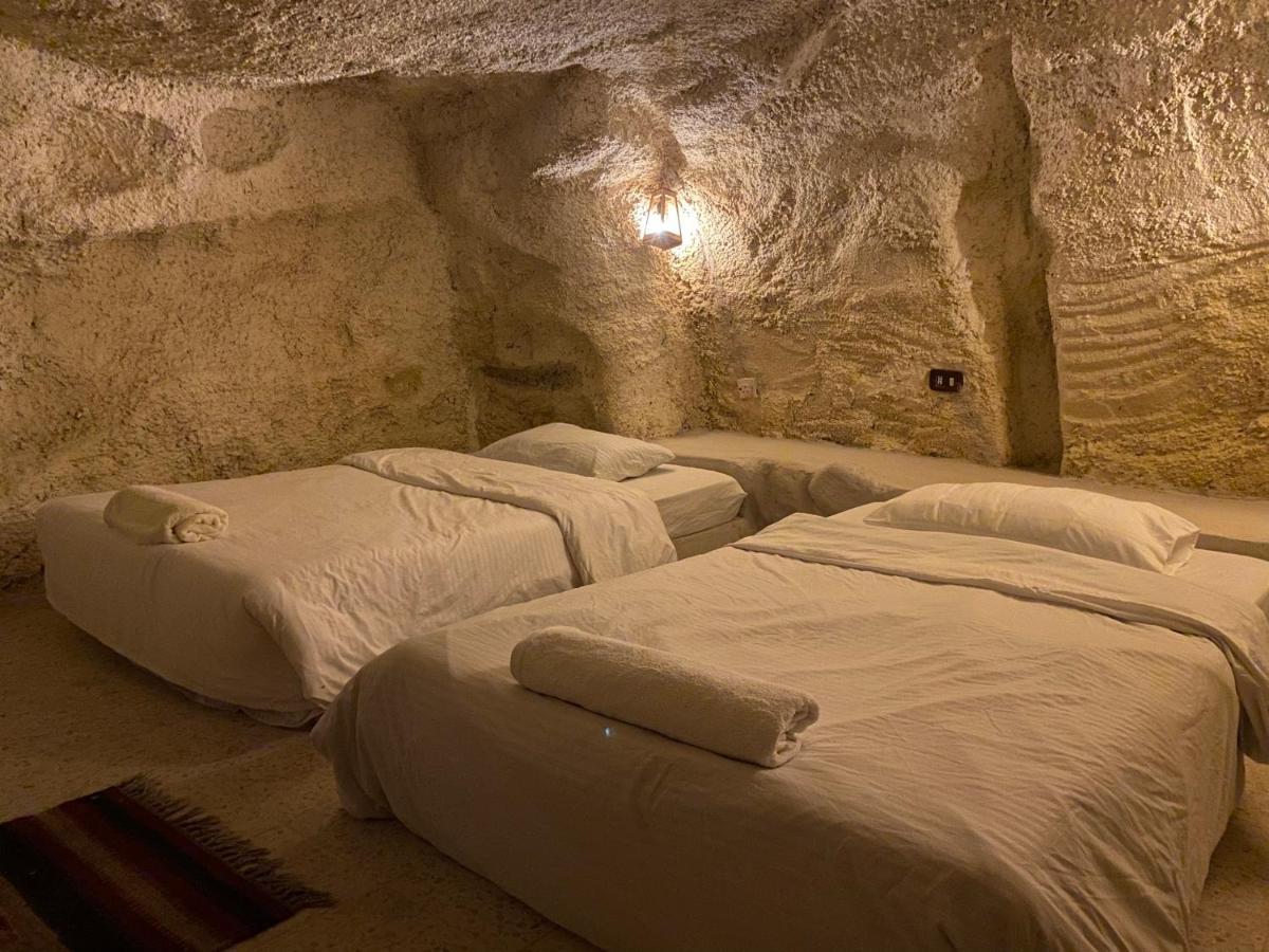 7 Caves Hotel Al Jāyah Zewnętrze zdjęcie