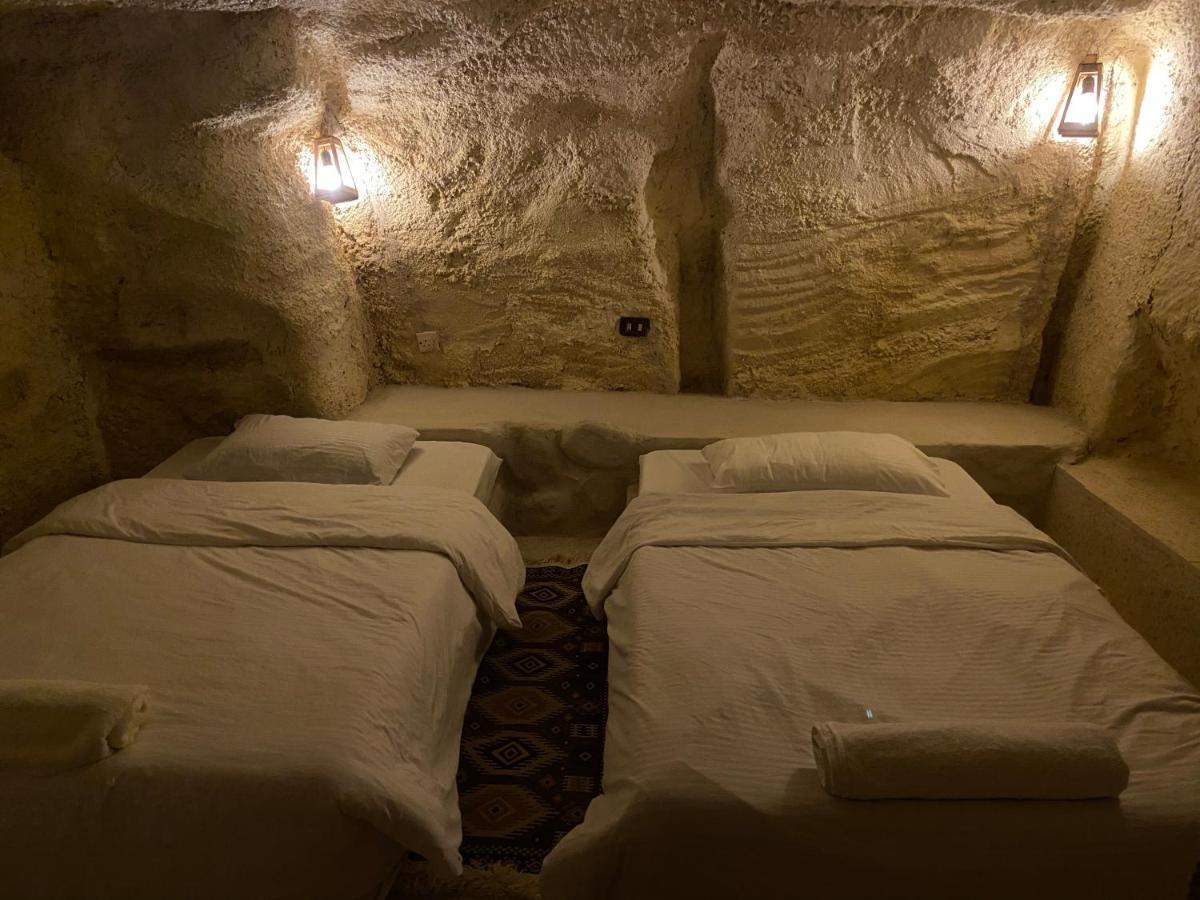 7 Caves Hotel Al Jāyah Zewnętrze zdjęcie